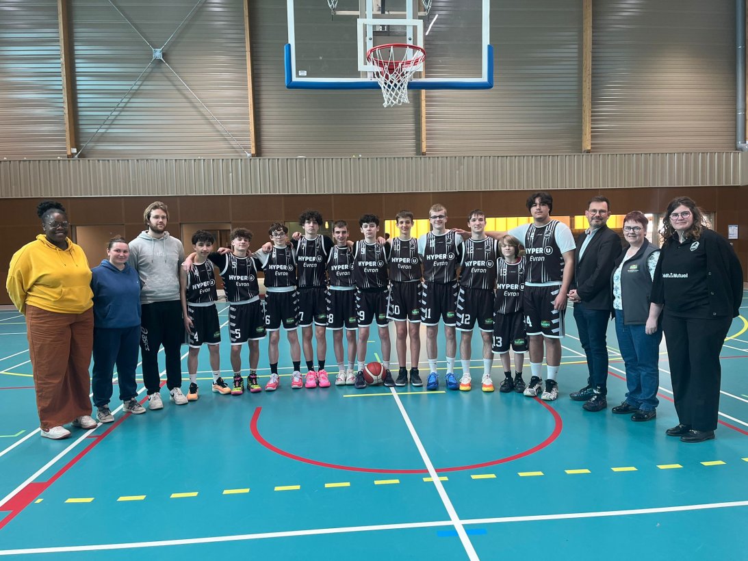 Remise des maillots U15M1 : HYPERU EVRON // SOCOPA EVRON